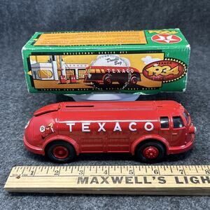 1994 Vintage Ertl 1:25 Texaco 1934 Diamond T Tanker Truck Doodle Bug w/ Box